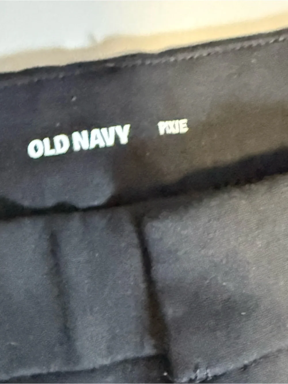 Old Navy Women’s Black Pants with Gold Side Stripe Size 4 - Picture 7 of 9